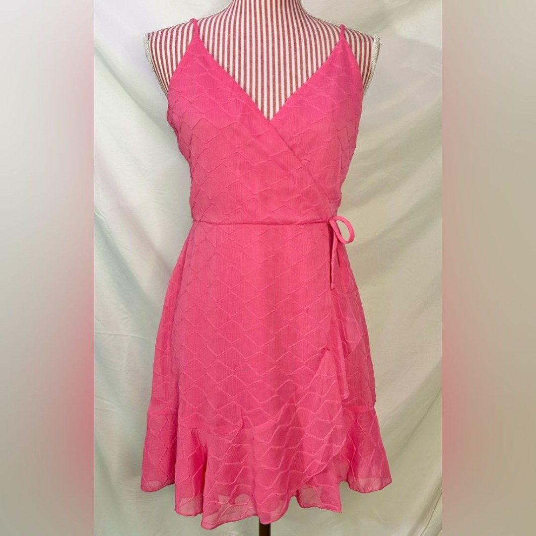 NWT Speechless Hot Pink Flirty Girly V-Neck Faux Wrap Mini Dress Size Medium