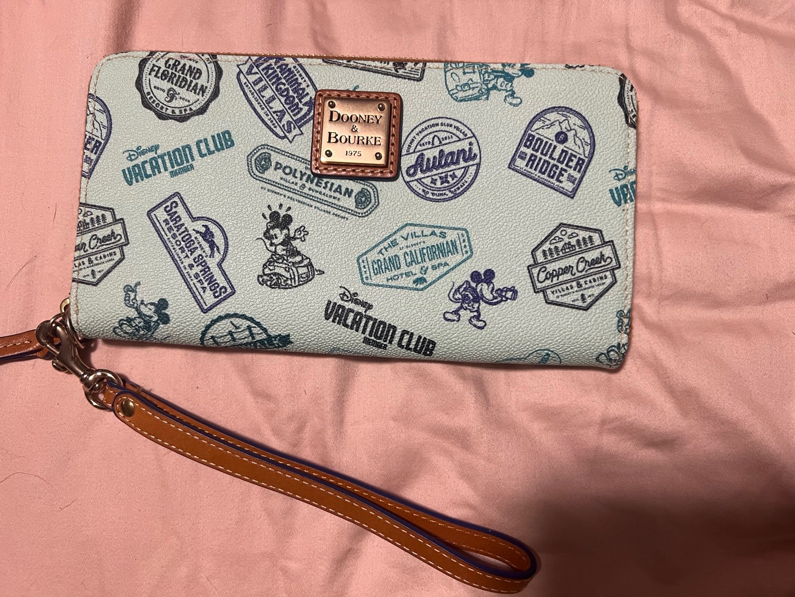 dvc dooney and bourke wallet disney vacation club