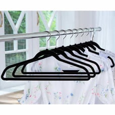 100 clothes hangers