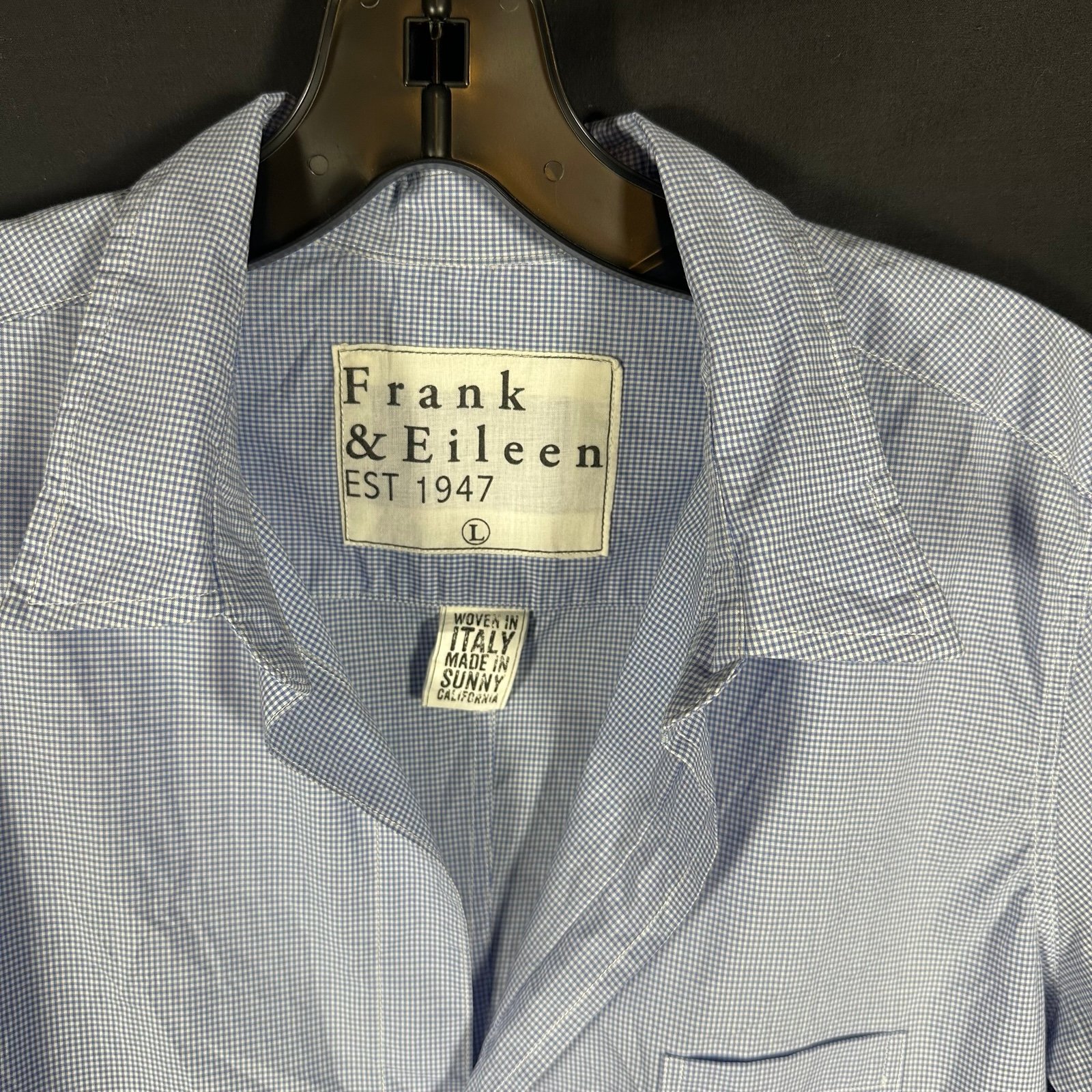 Frank and Eileen blue button-down shirt size large