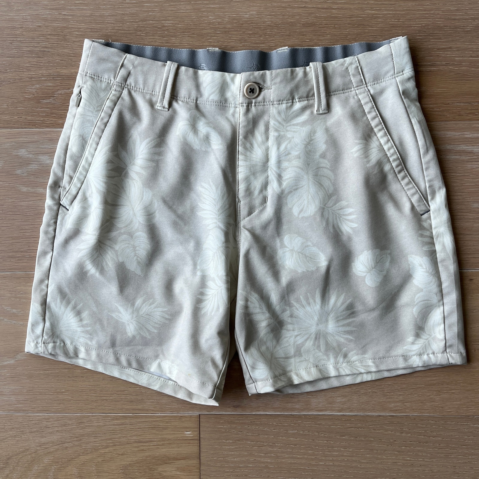 Tommy Bahama IslandZone Par Paradise Performance 8 Inseam Shorts sz 30