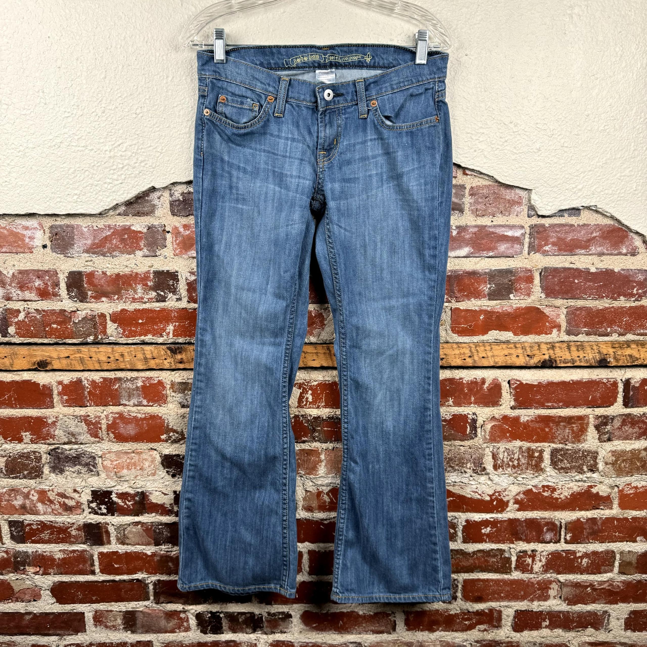 Vintage Jeans Size 5 Medium Wash Low Rise Flare Leg Cute Y2K - No Boundaries