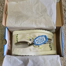 Hey dude wally coastline mens casual shoes stone white size 9