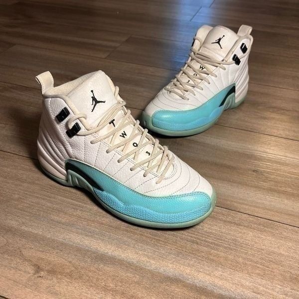 Nike Air Jordan 12 Retro Light Aqua (GS) Size 5Y or Women’s 6.5