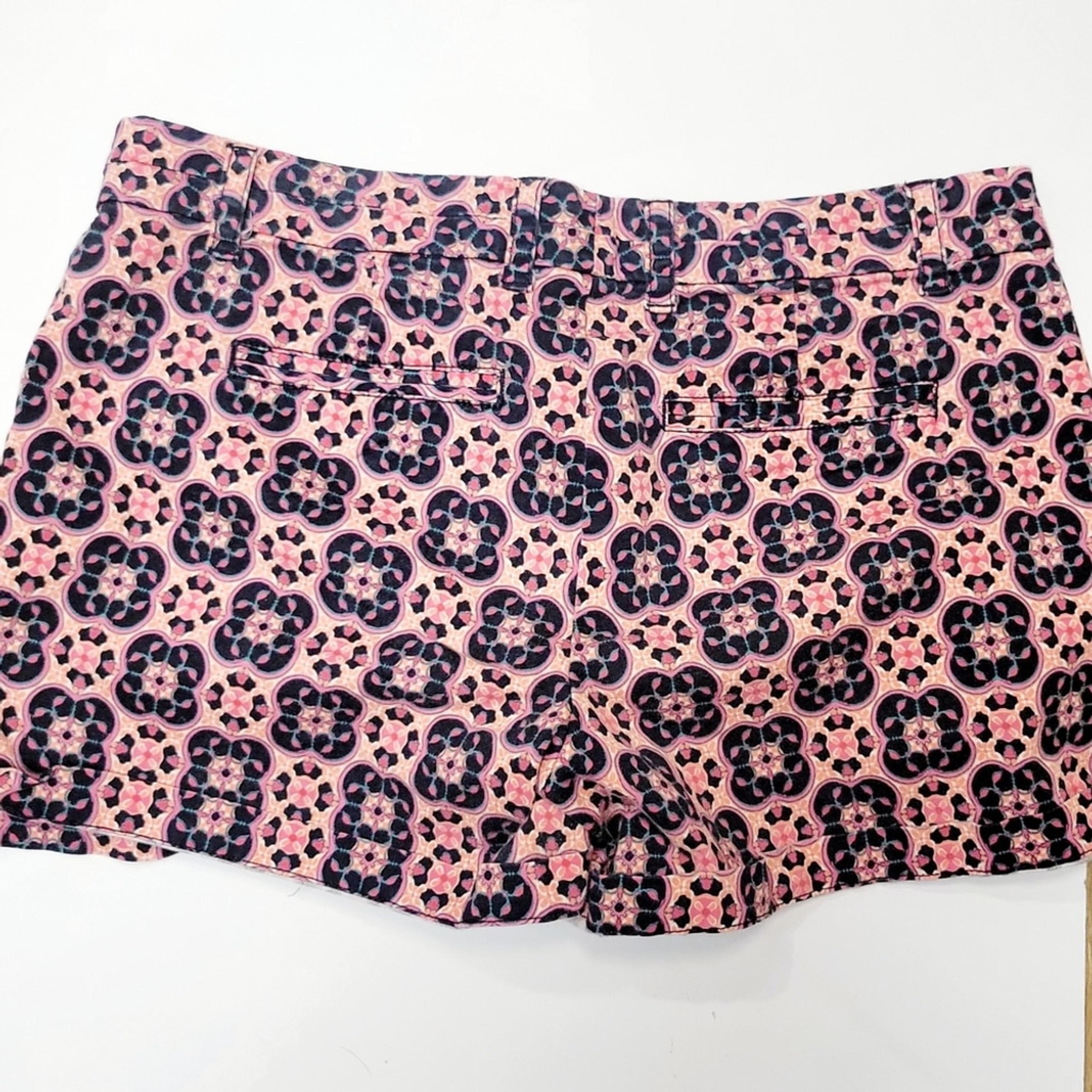 Crown & Ivy Floral Pink Women's Shorts Size 10