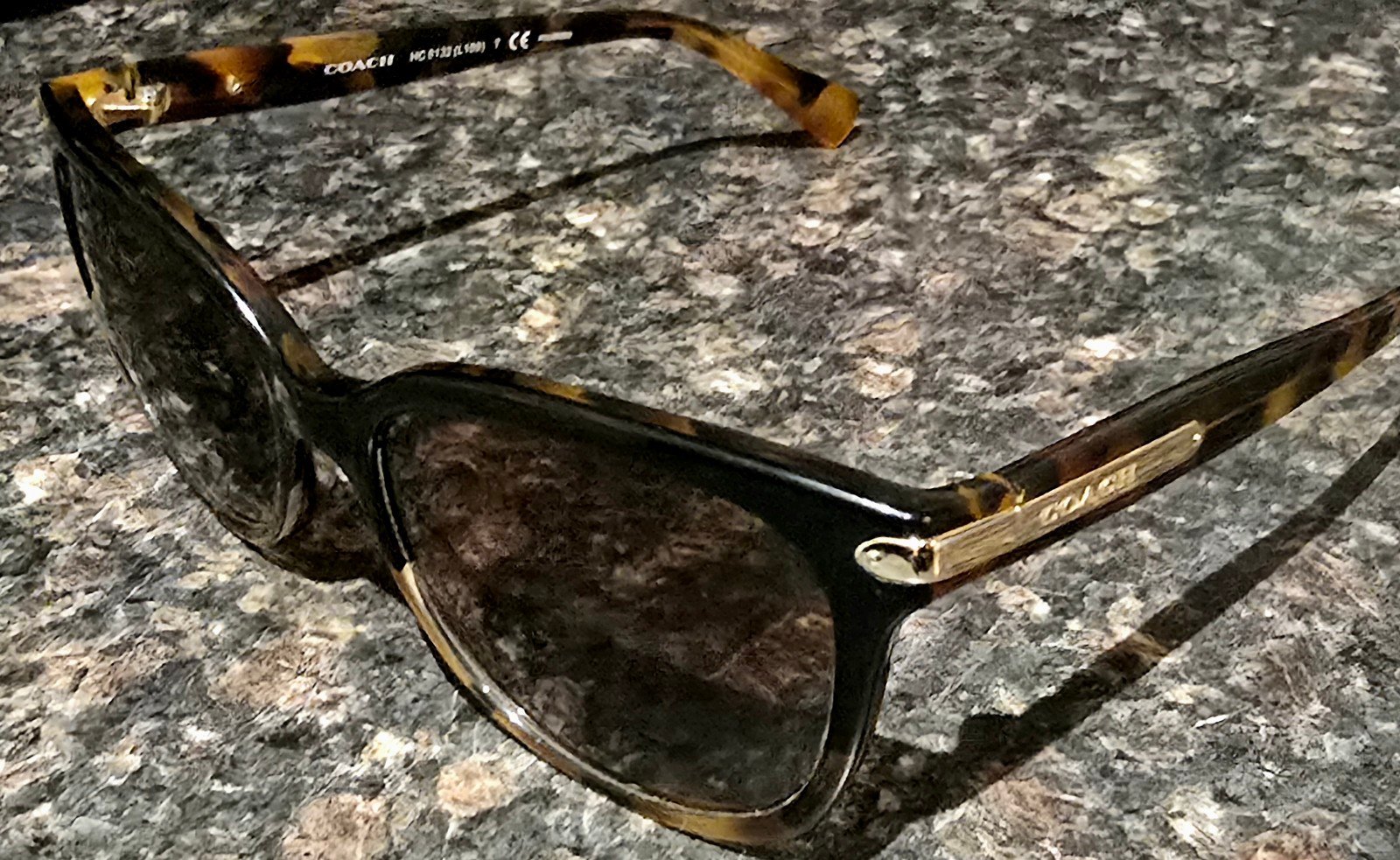 COACH - Women' Luxury Sunglasses- Cats Eye (Black Tortoise)- HC 8132(L109)