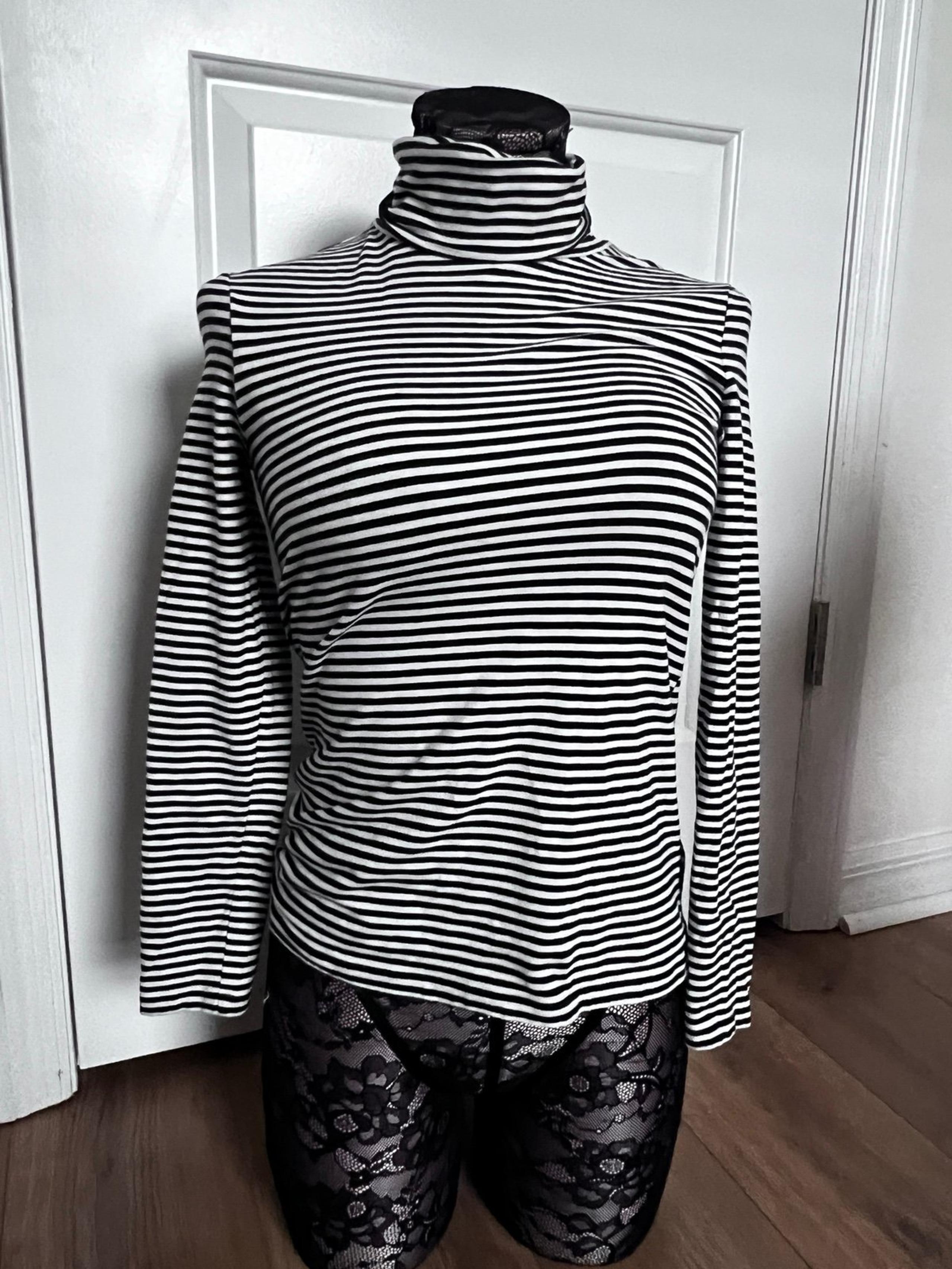 Women’s Striped Long Sleeve Turtle Neck Size Small