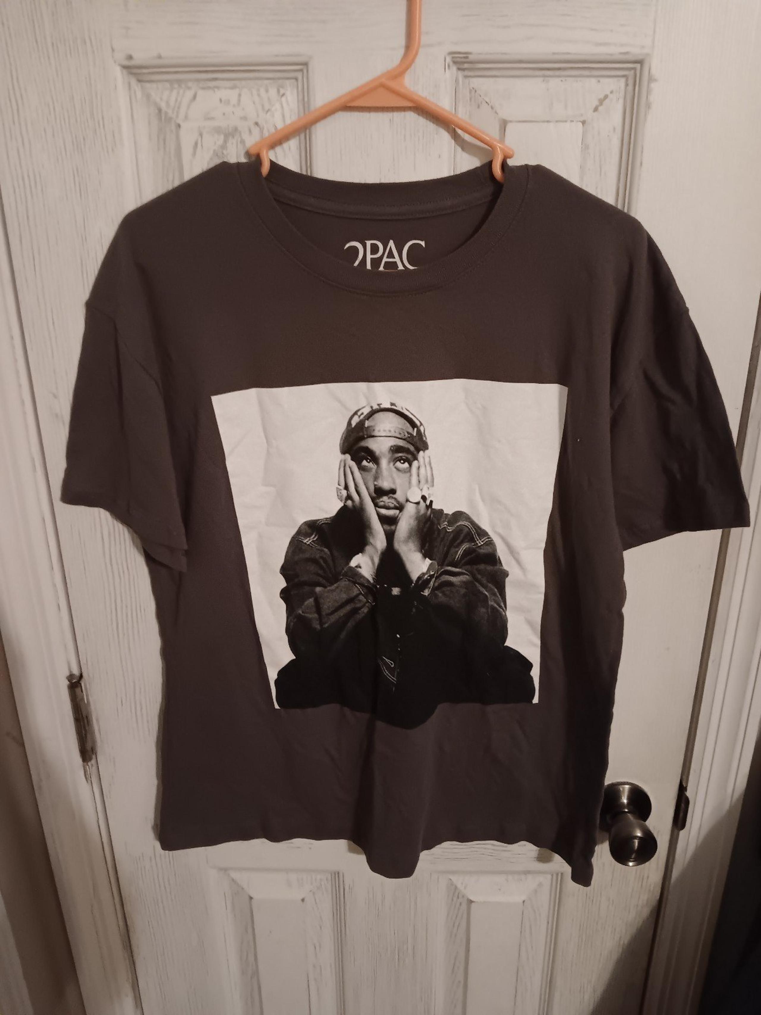 Bravado Ladies Gray Large 2PAC Graphic Design Collectors Tshirt