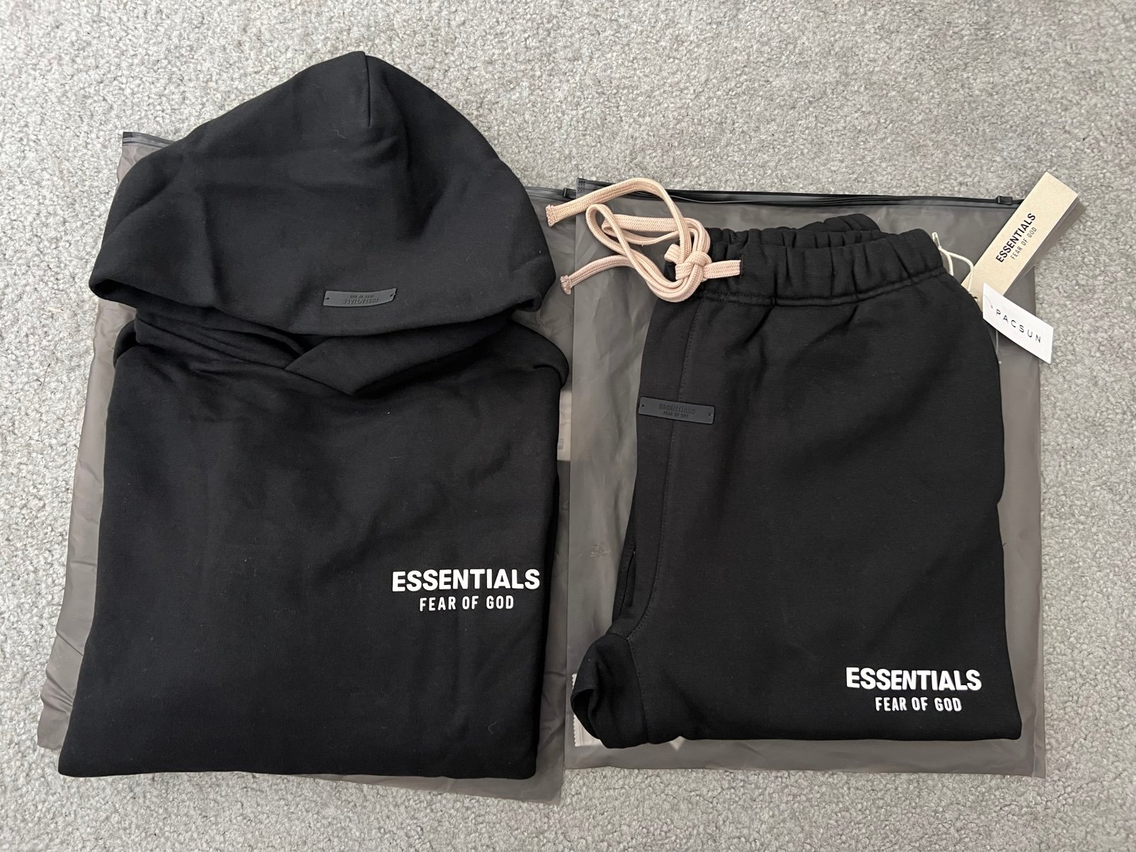 Fear of God Essentials Season 2024 Black Hoodie & Pants set size Medium