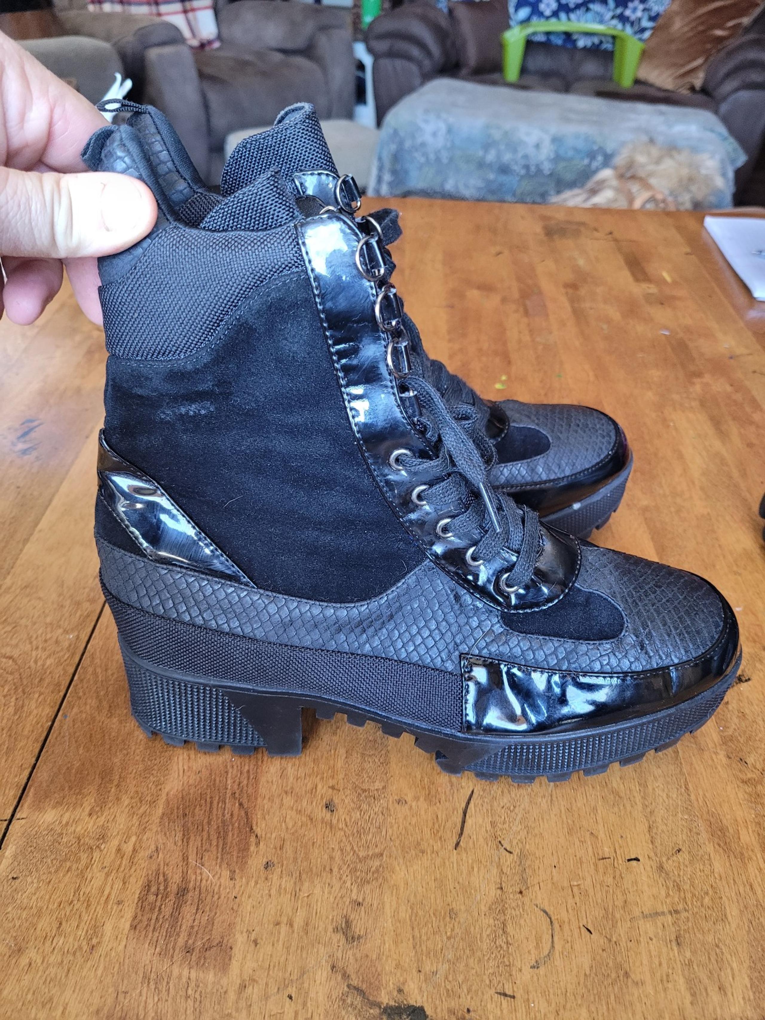 Cape Robbin Commander Combat Boots Women's Platform Boots Chunky Block Heel 8