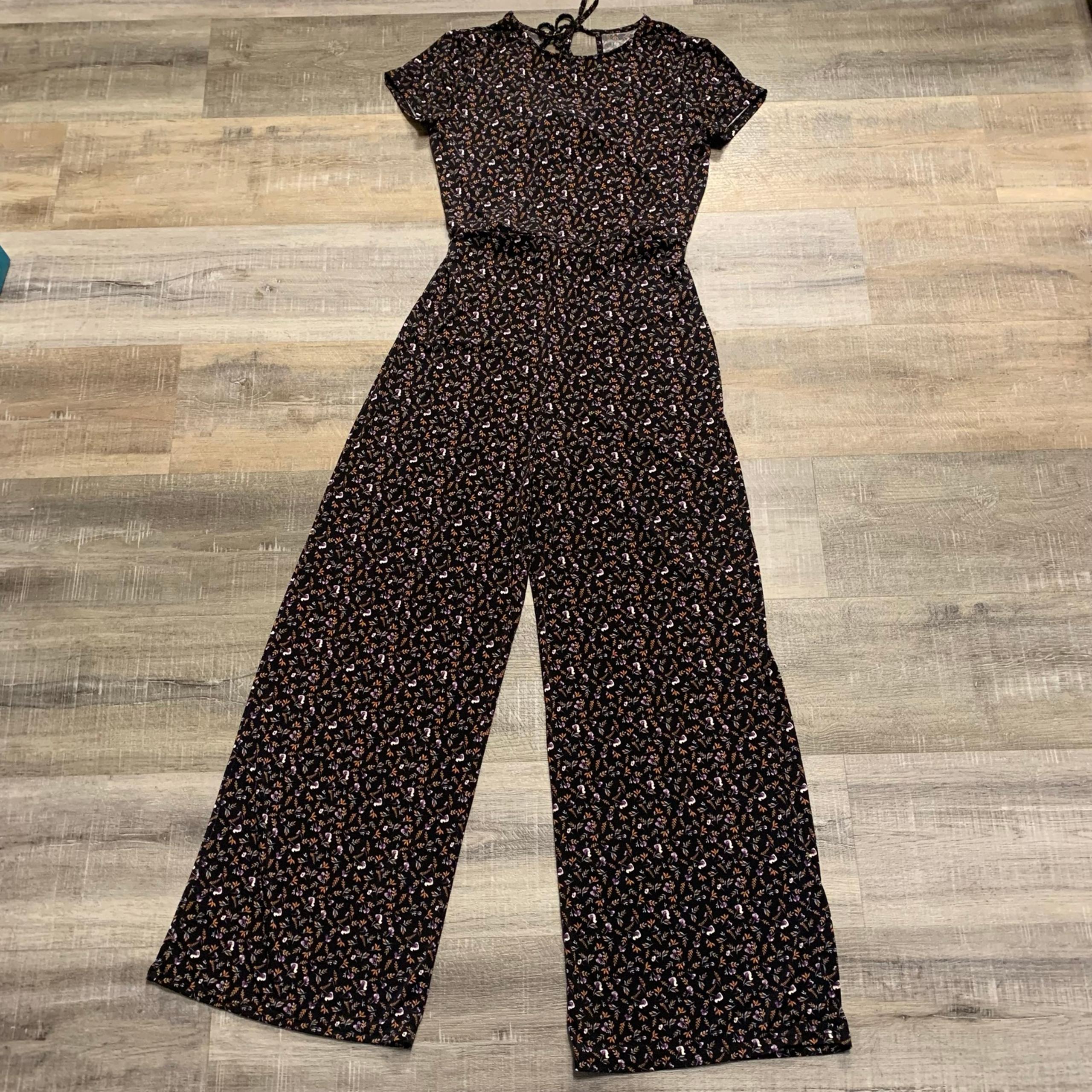 Urban Outfitters Open Back Floral Jumpsuit Size M