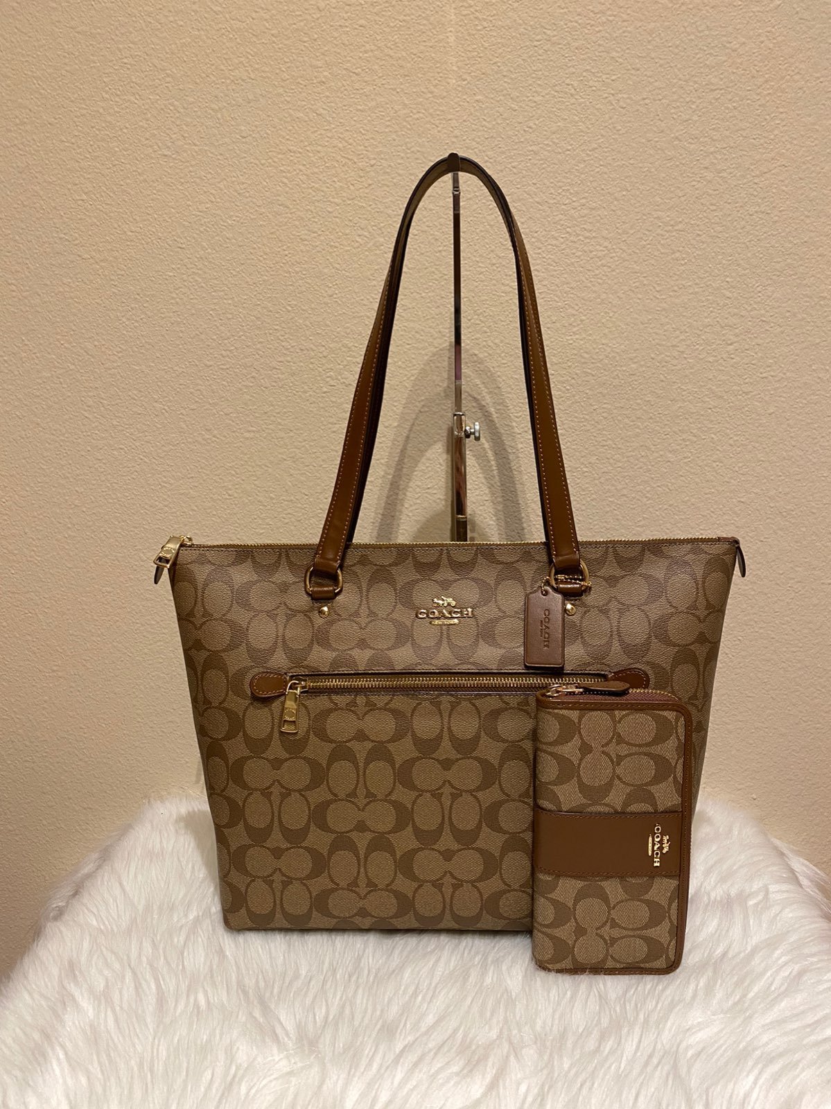 Coach purse and wallet set
