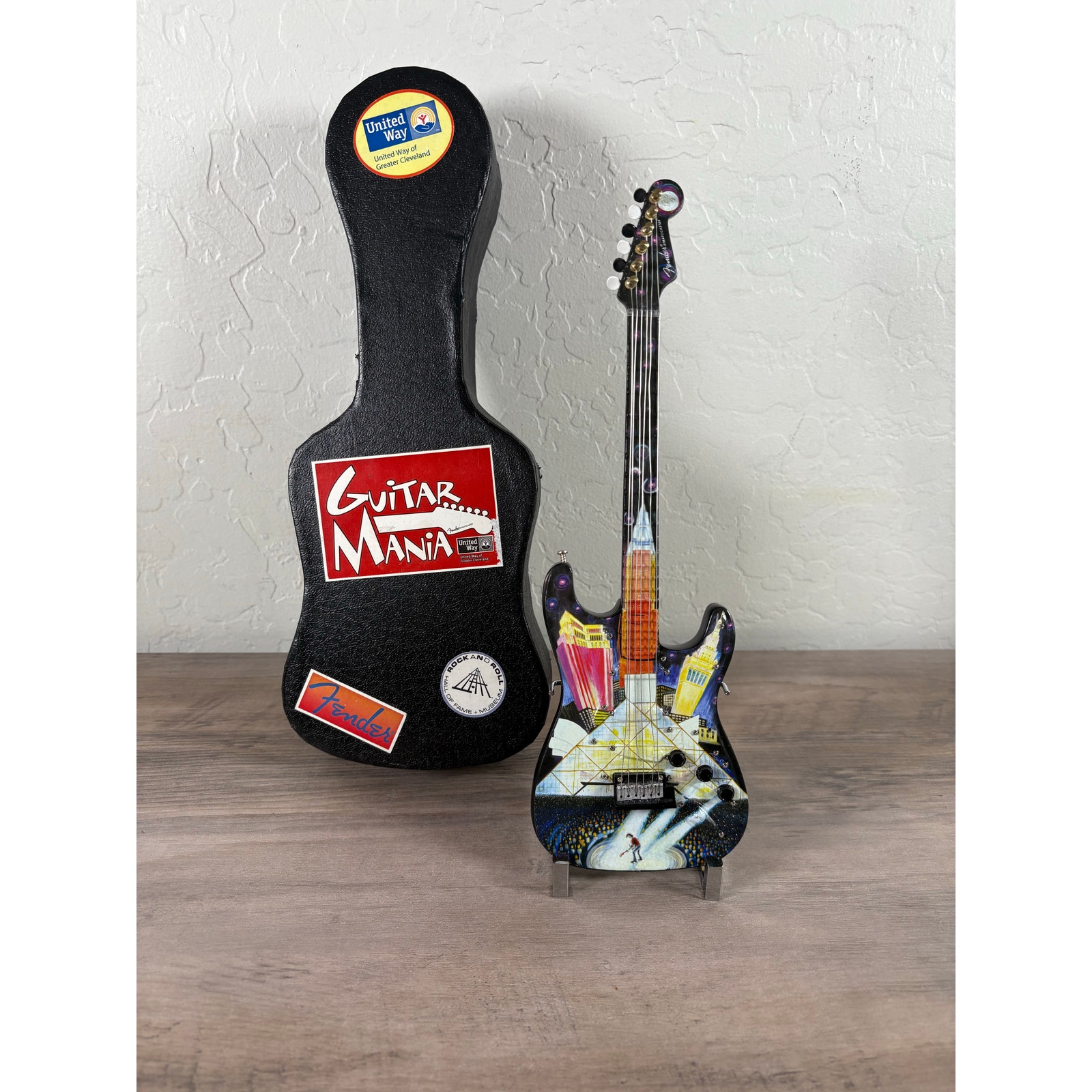 Guitar Mania Mini Fender Stratocaster United Way Rock Roll Hall of Fame EUC