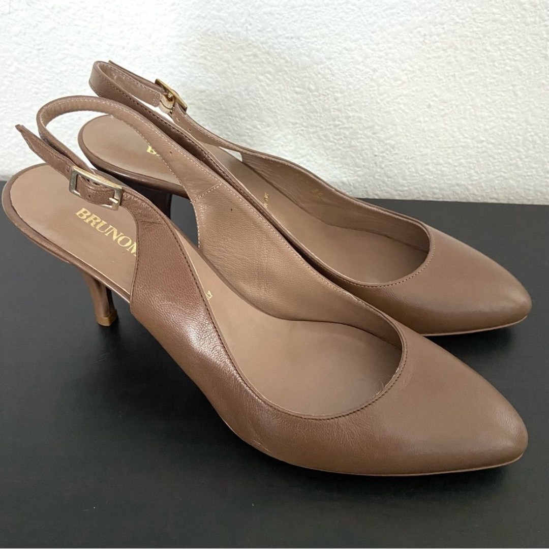 NEW Bruno Magli Slingback Leather Pumps Heels Taupe