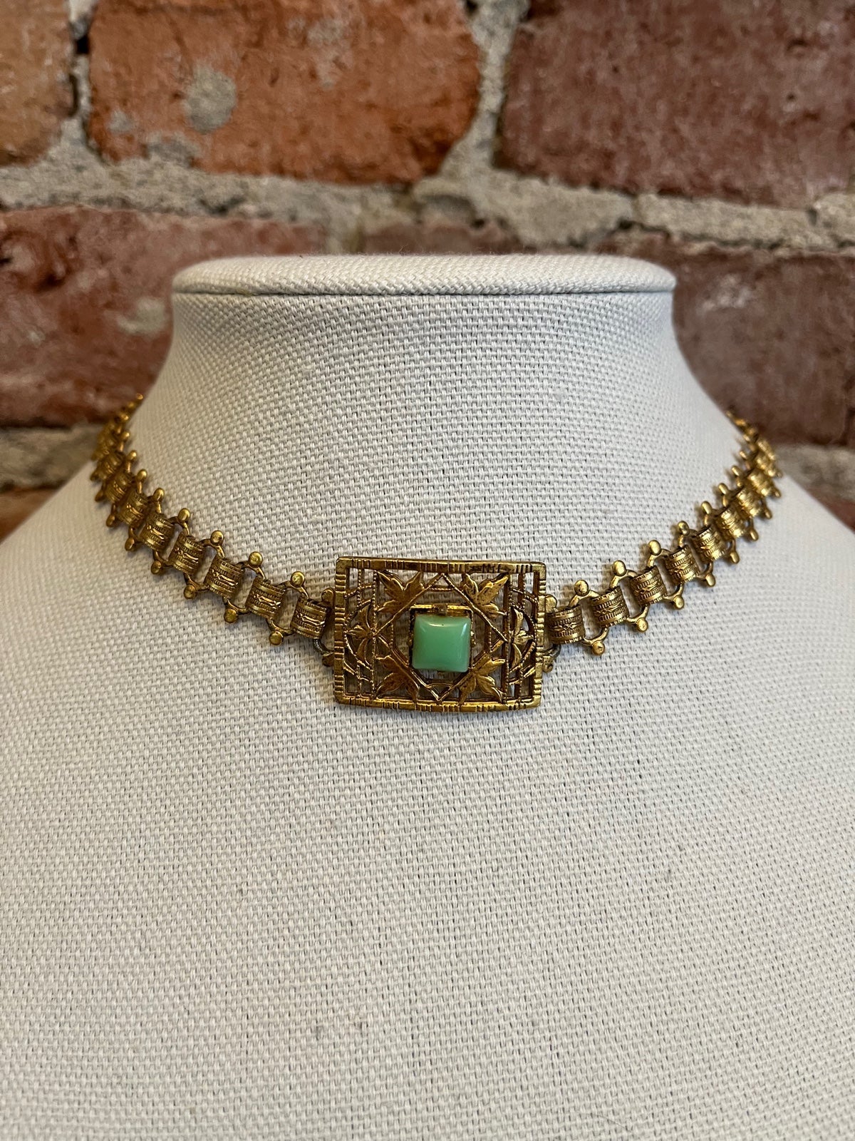 VTG 1940s Revival Style Goldtone Choker Necklace with Green Square Cut Glass
