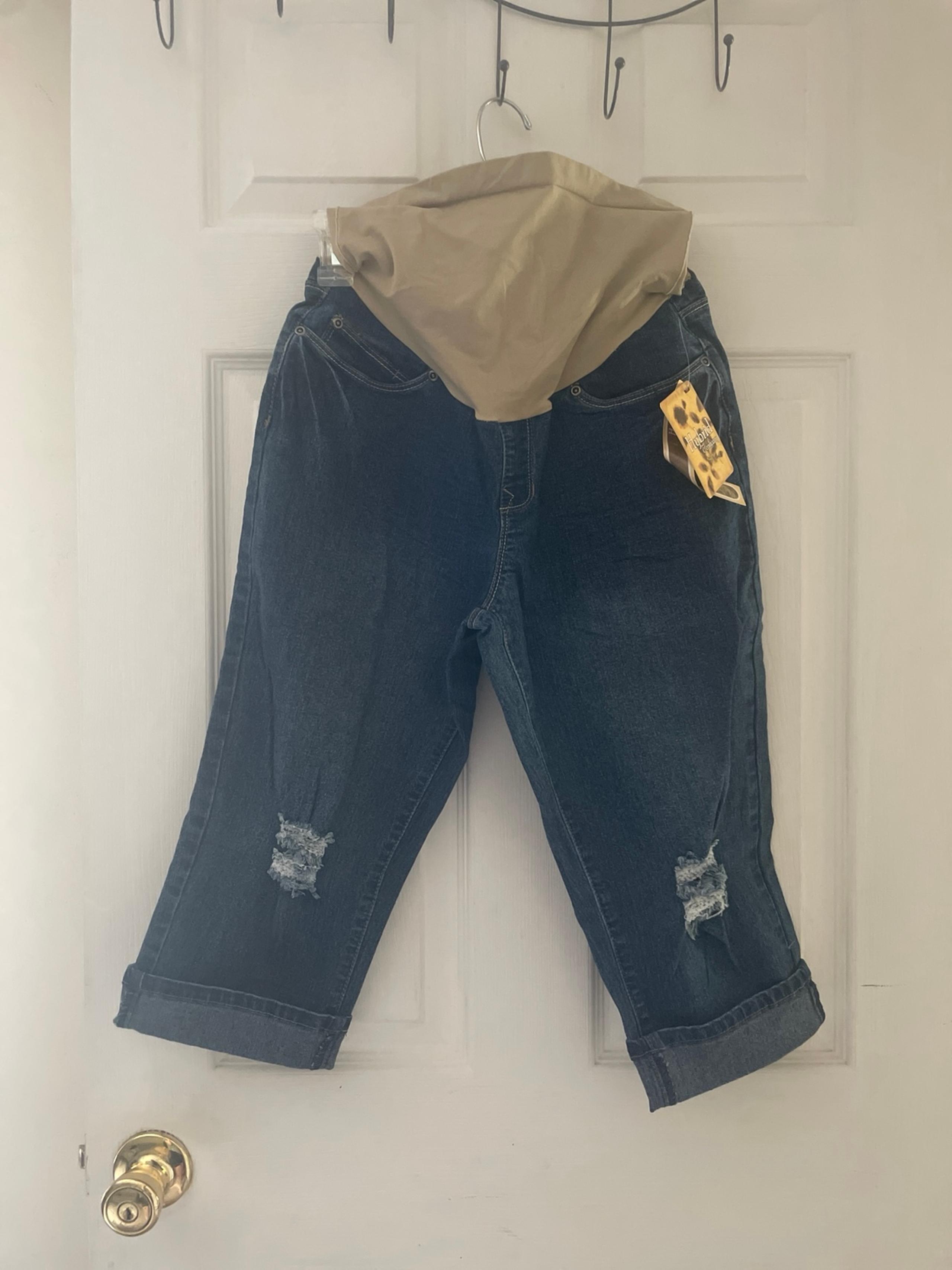 Maternity Capris, NWT, size M