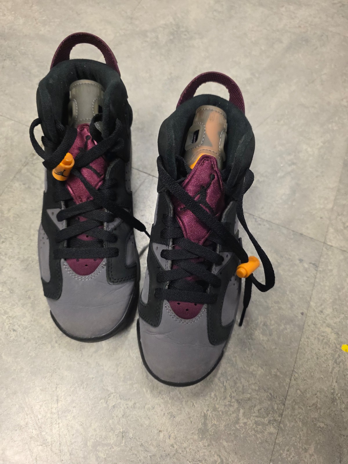 Jordan 6 Retro Bordeaux (GS) - 384665-063 - US size 4Y Used