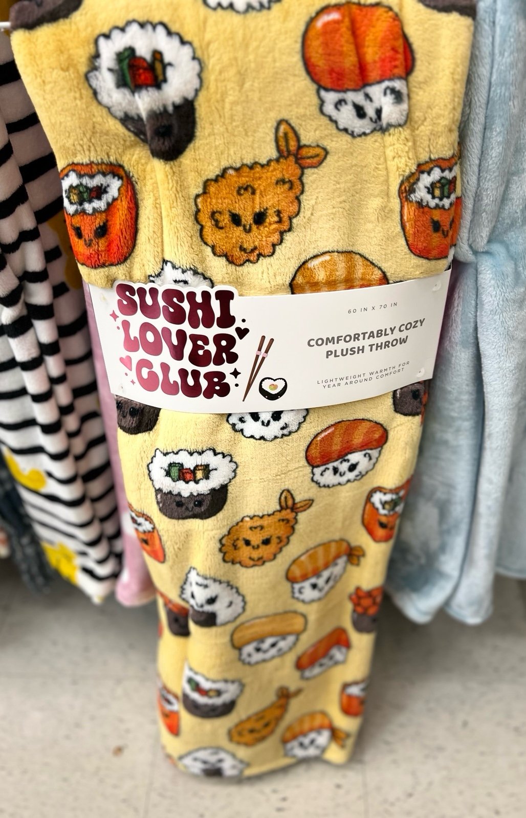 Sushi love plush throw !
