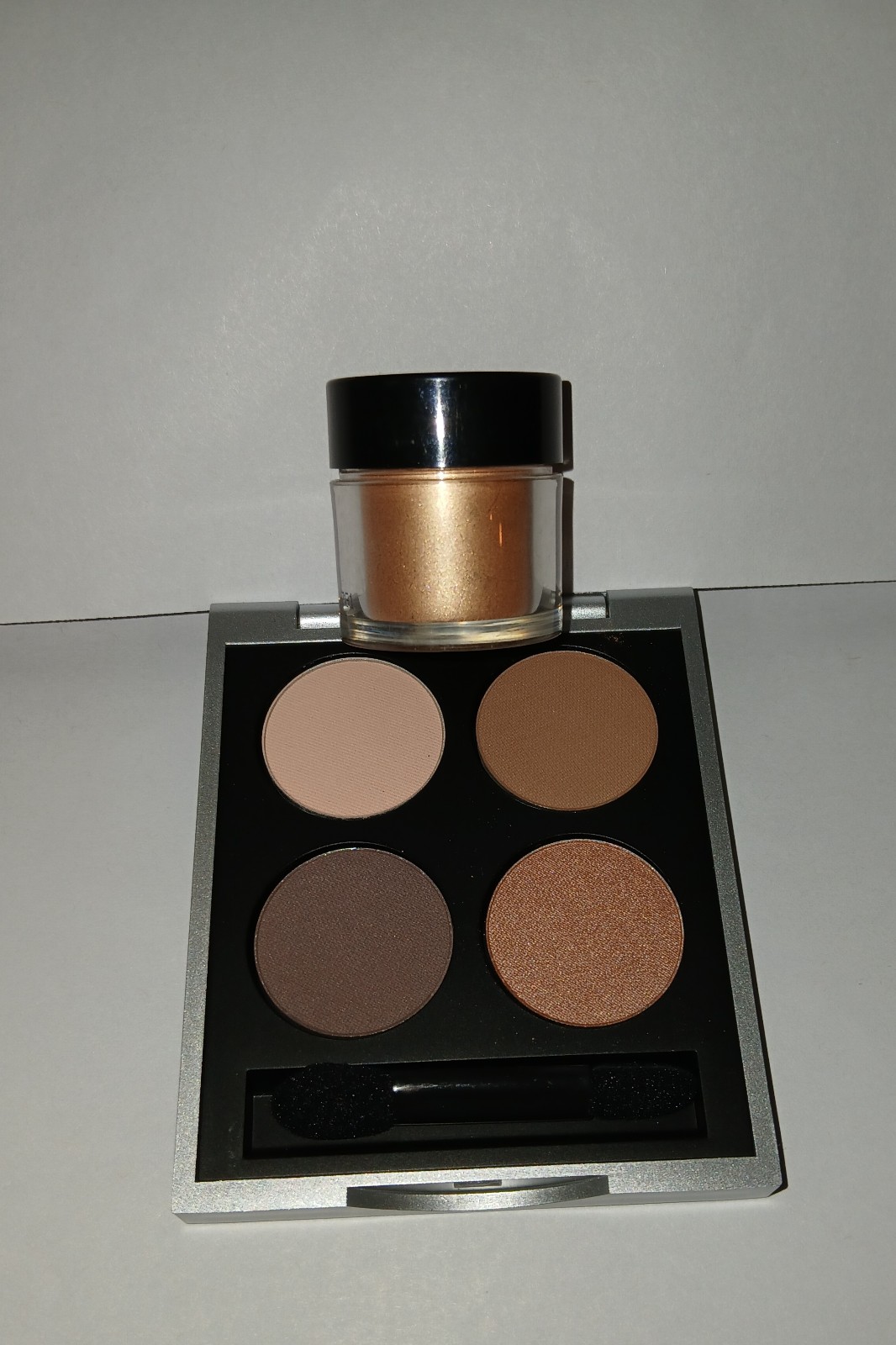 NWOB Youngblood Pressed Mineral Eyeshadow Quad - Sweet Talk & Golden Beryl Loose