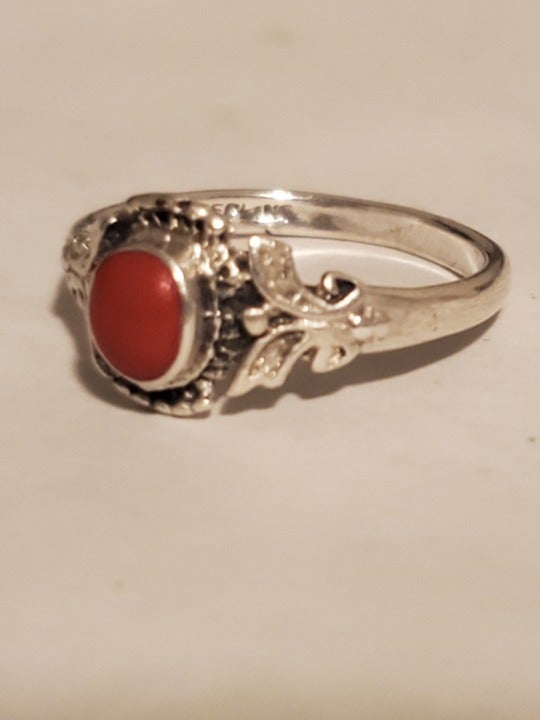 Sz6 estate vintage 925 sterling silver and red coral ring