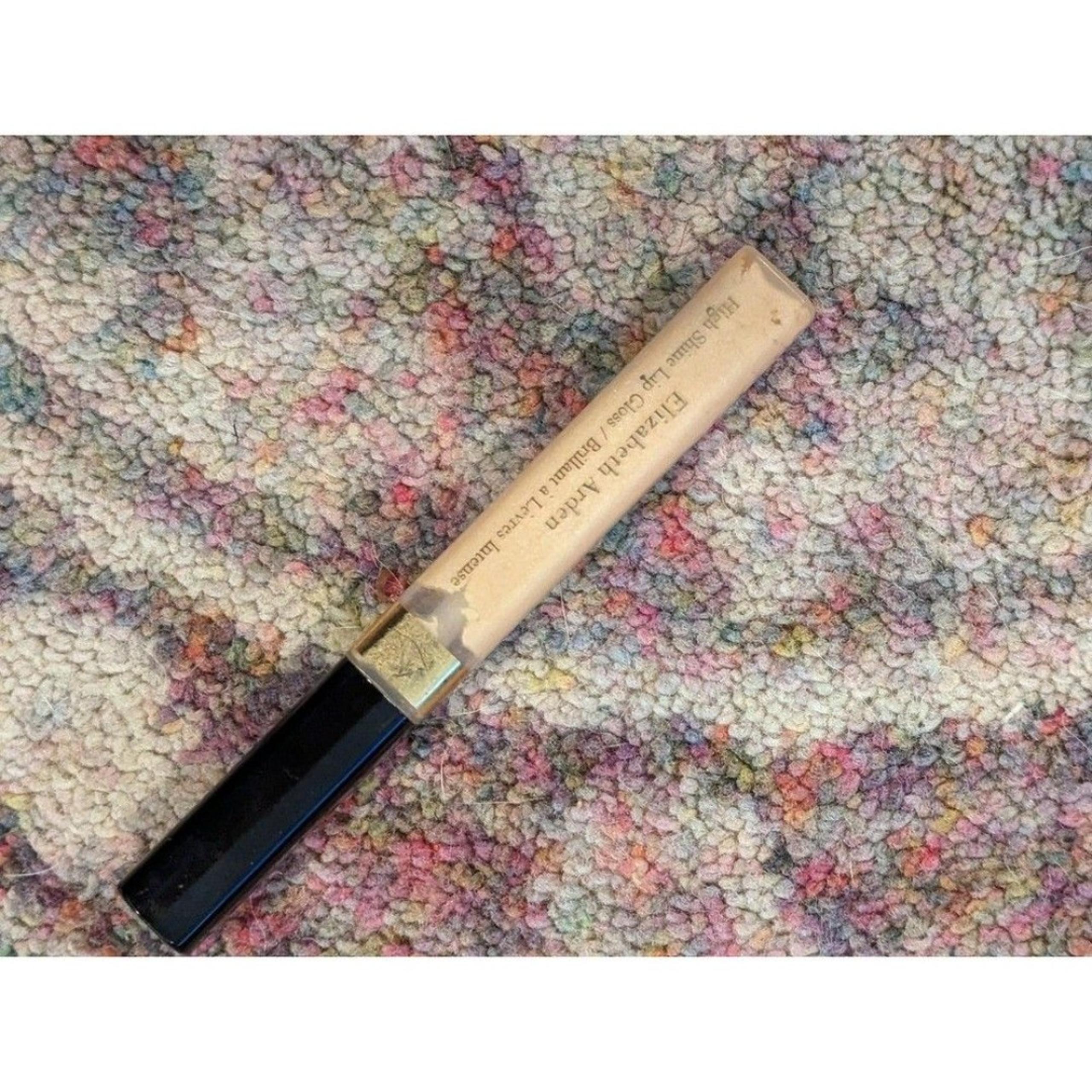 Elizabeth Arden high shine lip gloss brand new