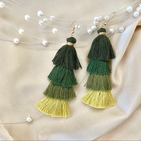Kona” Earrings / Tassels Color Earrings