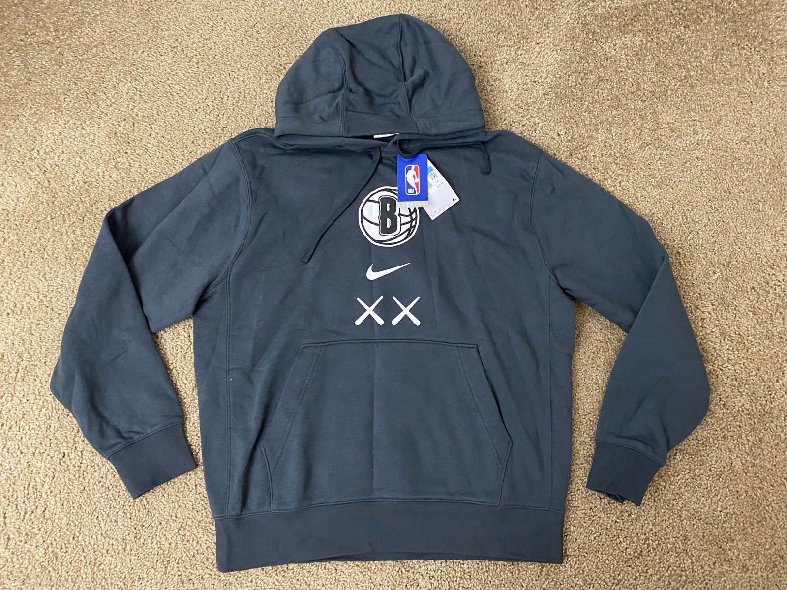Nike KAWS Collab NBA Brooklyn Nets Pullover Hoodie Dark Gray Men’s Size M New