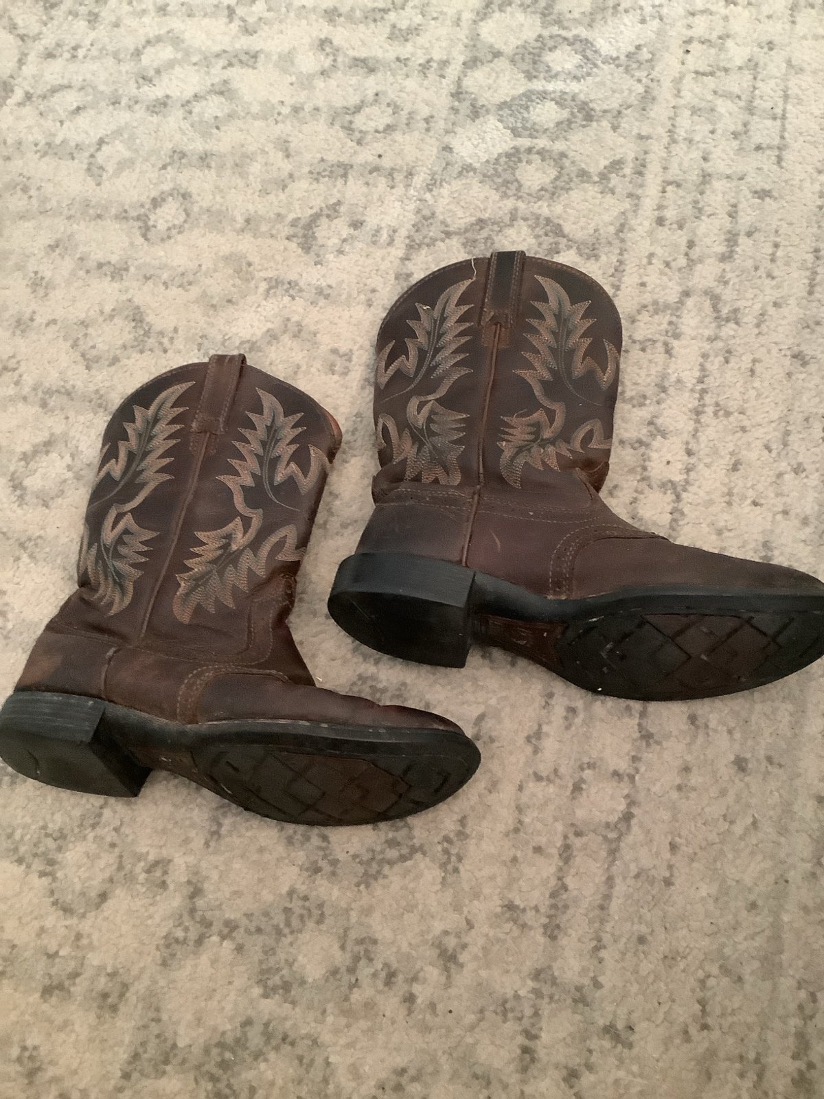 Ariat leather cowboy boots size 7.5