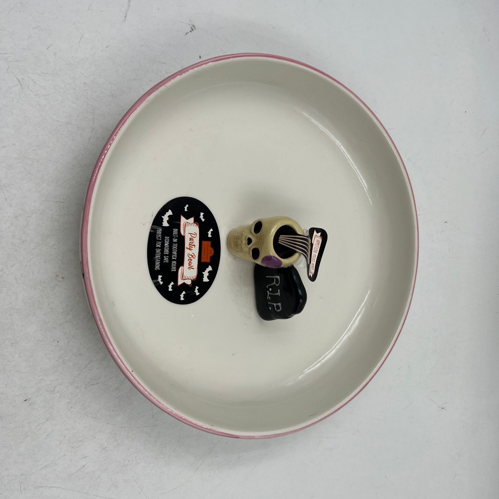 10 Strawberry Street Ceramic 11in Skull Serving Party Bowl BB02B50013