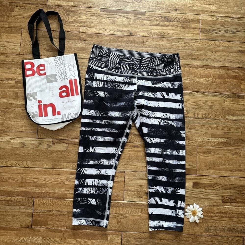 Lululemon Wunder Under Crop II *Full-On Luon Shady Palms Black White Size 10