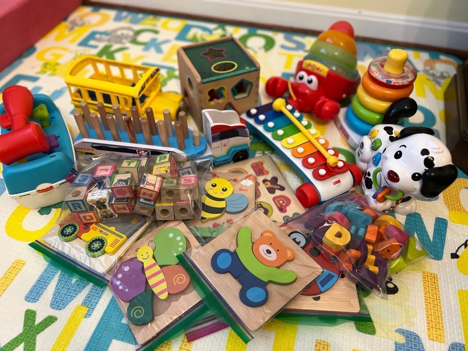 A bundling/ collection of toddlers’ educational toys