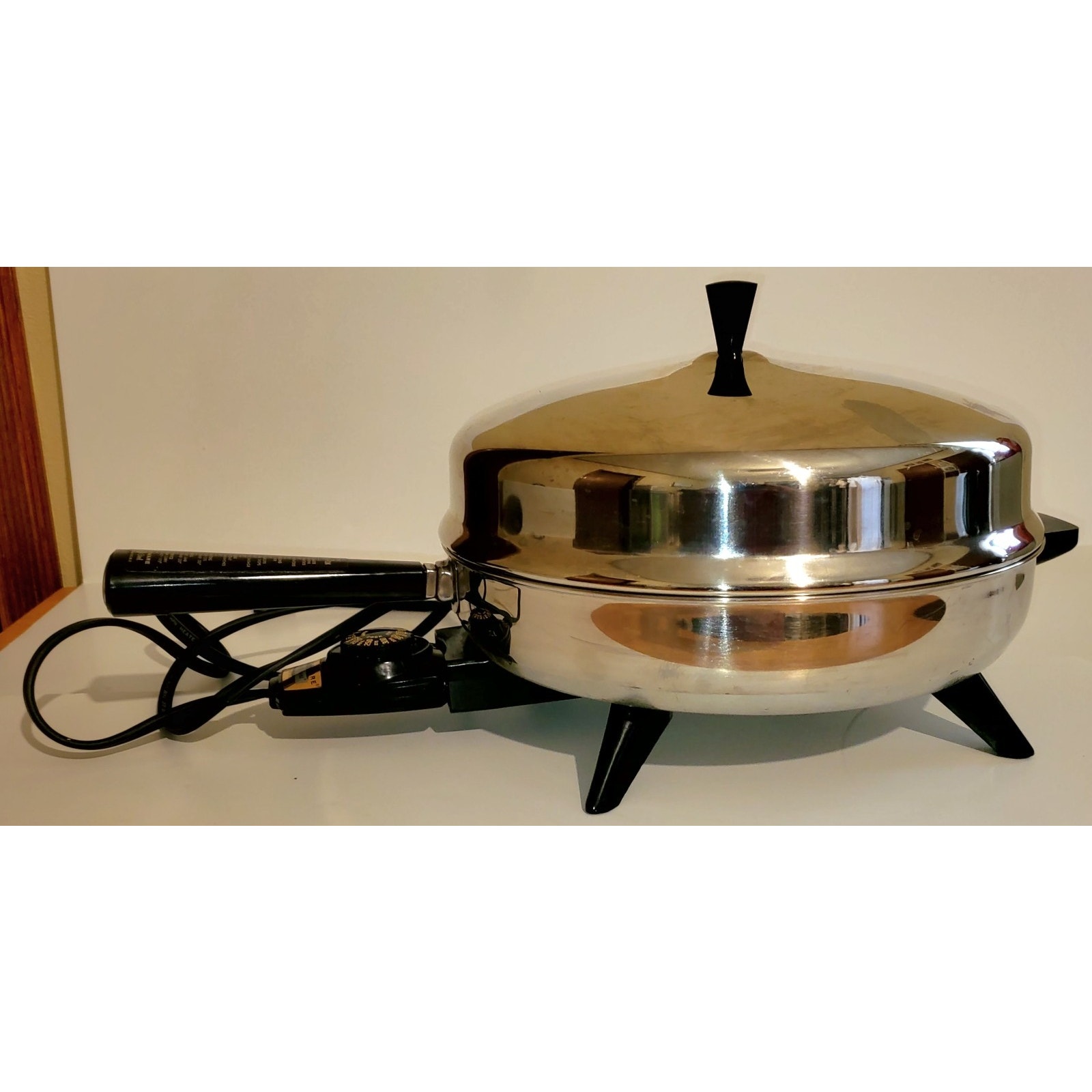 Faberware 12 Electric Skillet Model 310-B Dome Lid Fry Pan TESTED WORKS Vintage