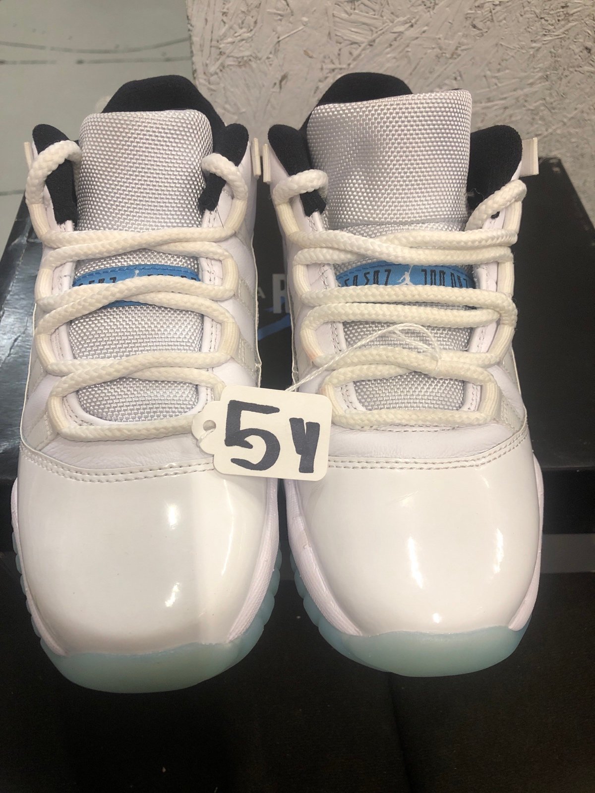 Nike Air Jordan 11 Retro white color shoes for the girls and boys size 5Y