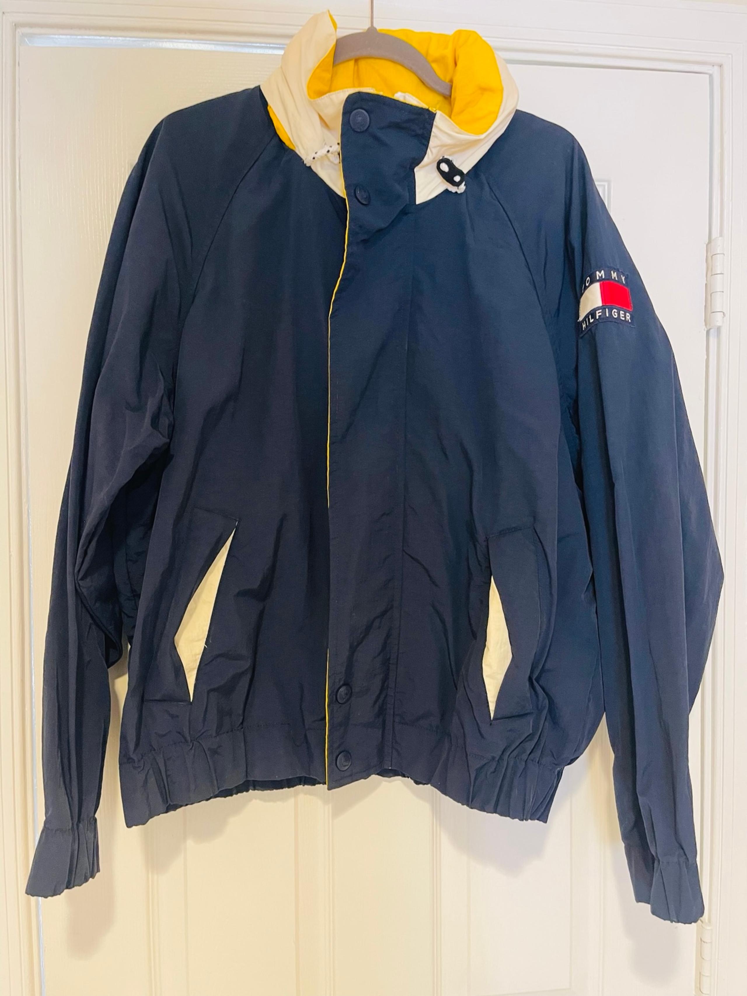 Men’s Vintage Tommy Hilfiger 90’s Spell Out Logo Flag Windbreaker Jacket Size M