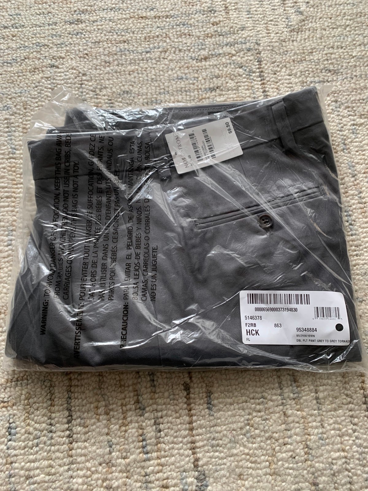NWT Nordstrom Men’s Classic Grey Pleat Trousers / Pants 31W x 32L