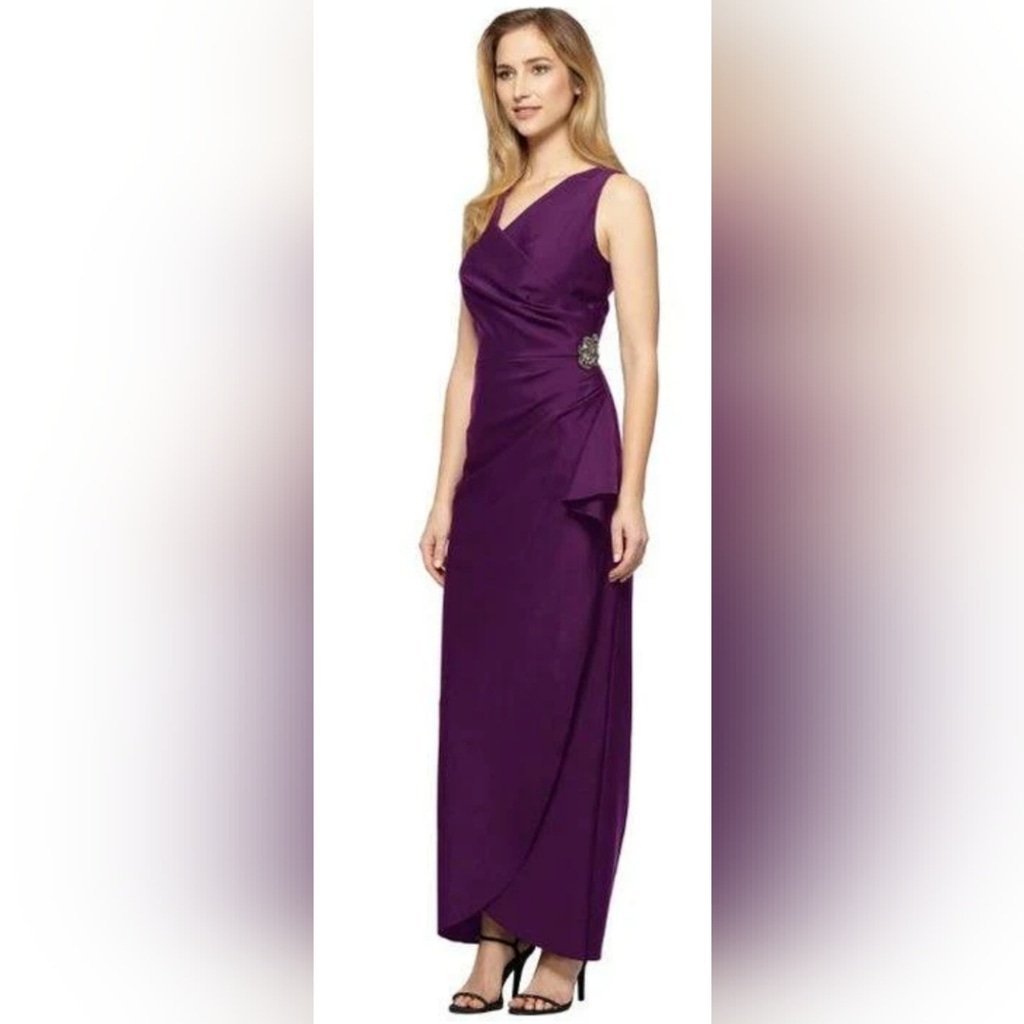 NWT Alex Evening Plum Sleeveless Long Formal Dress Size 8
