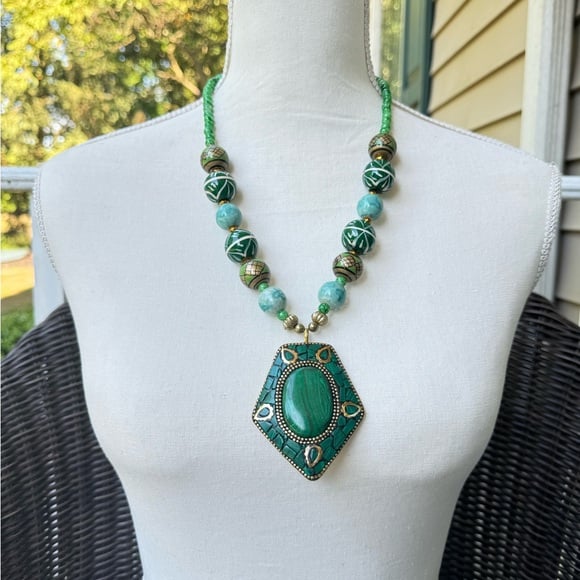 DEPARTMENT STORE NECKLACE