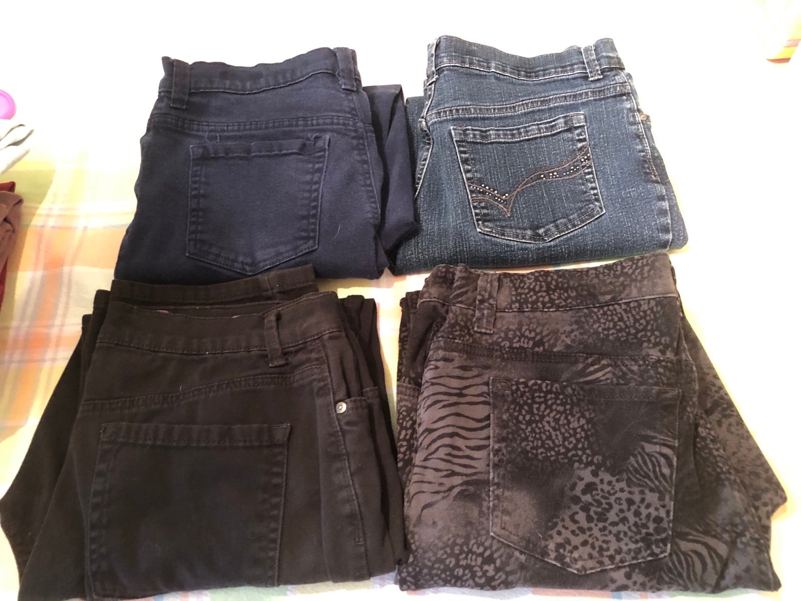 7 pairs Gloria Vanderbilt Amanda jeans. Size 12. Burgundy, blue, dusty rose gray