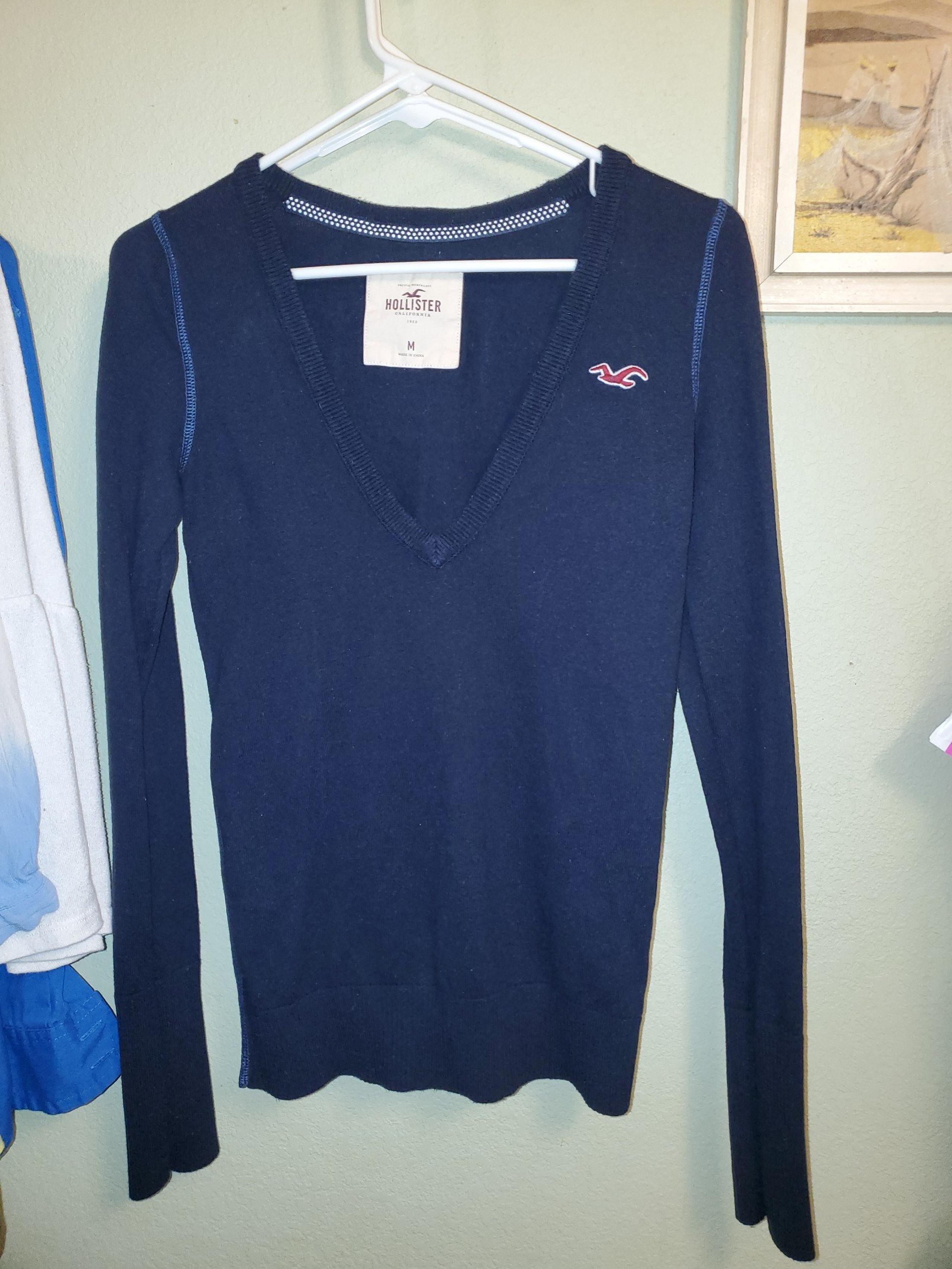 Womens vee neck sweater size M