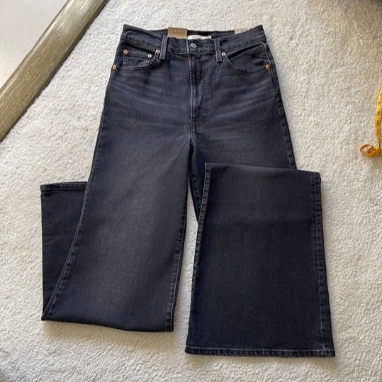 NWT Levi's Ribcage Bells High Rise Grey Wash Women's Jeans Size 29/32