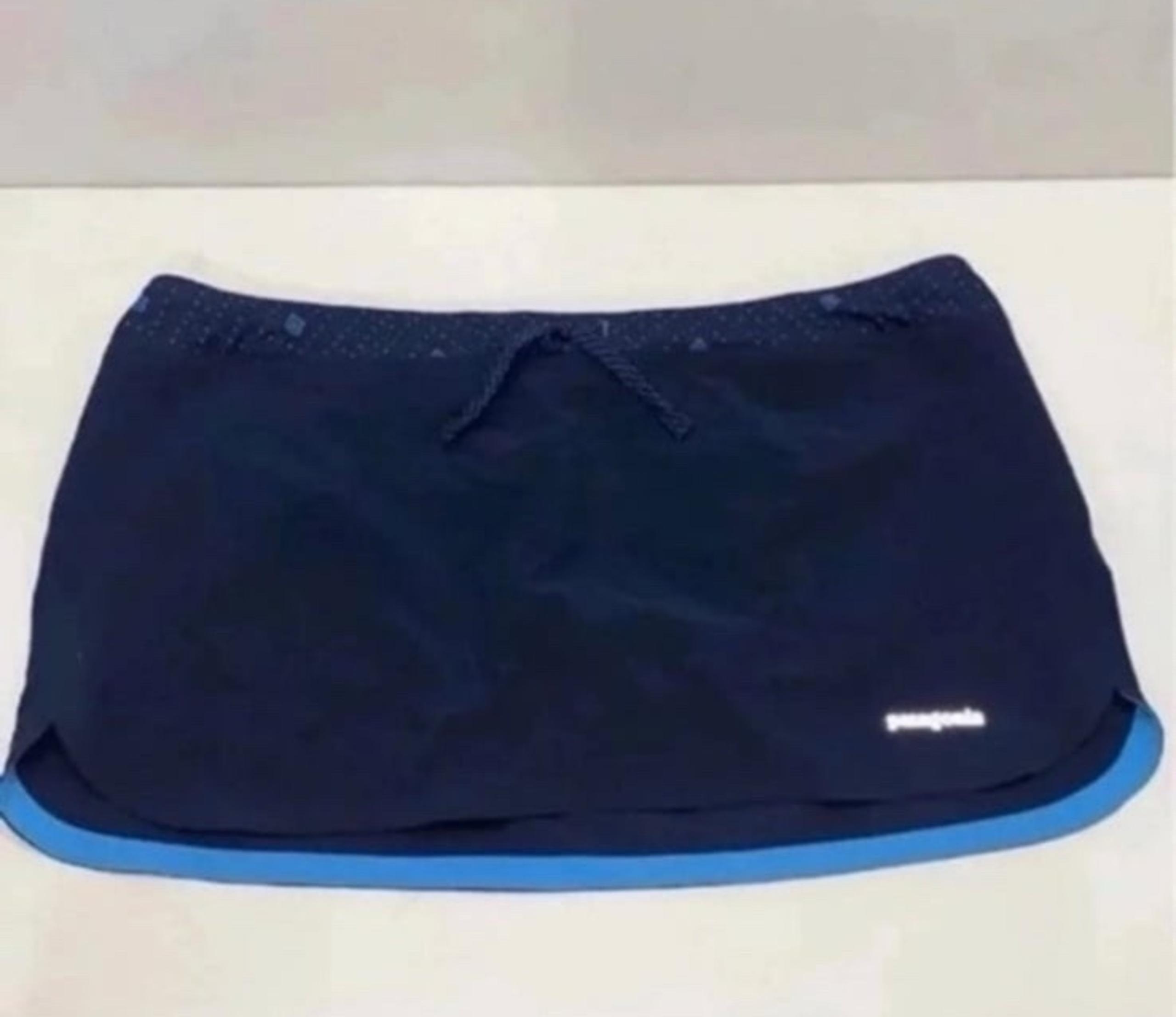 Patagonia women’s tennis sports skirt. Size XL