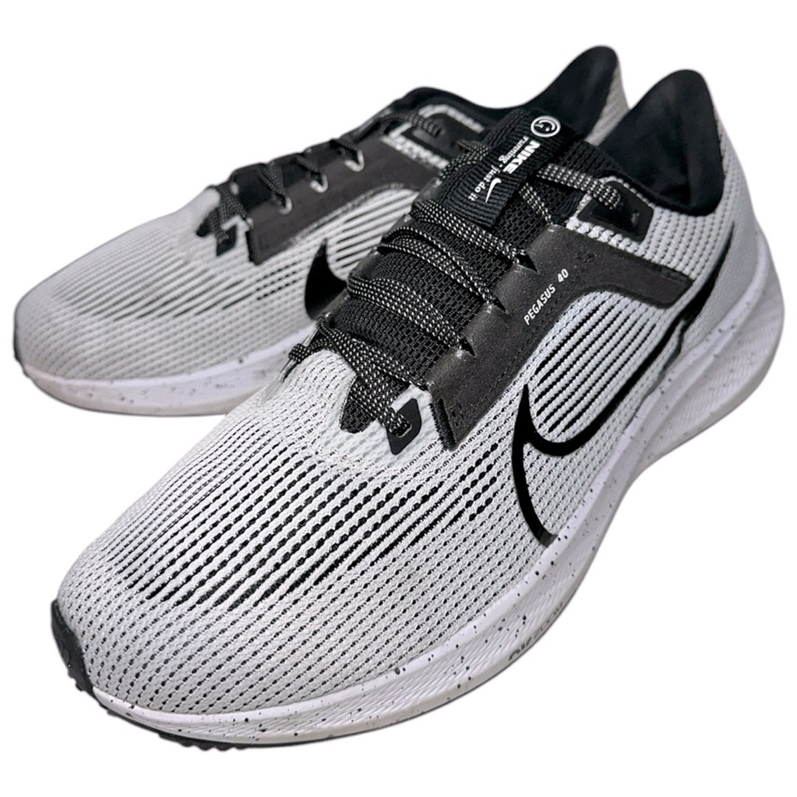Nike Women’s Size 11 White Black Air Zoom Pegasus 40 Running Sneakers DV3854-004