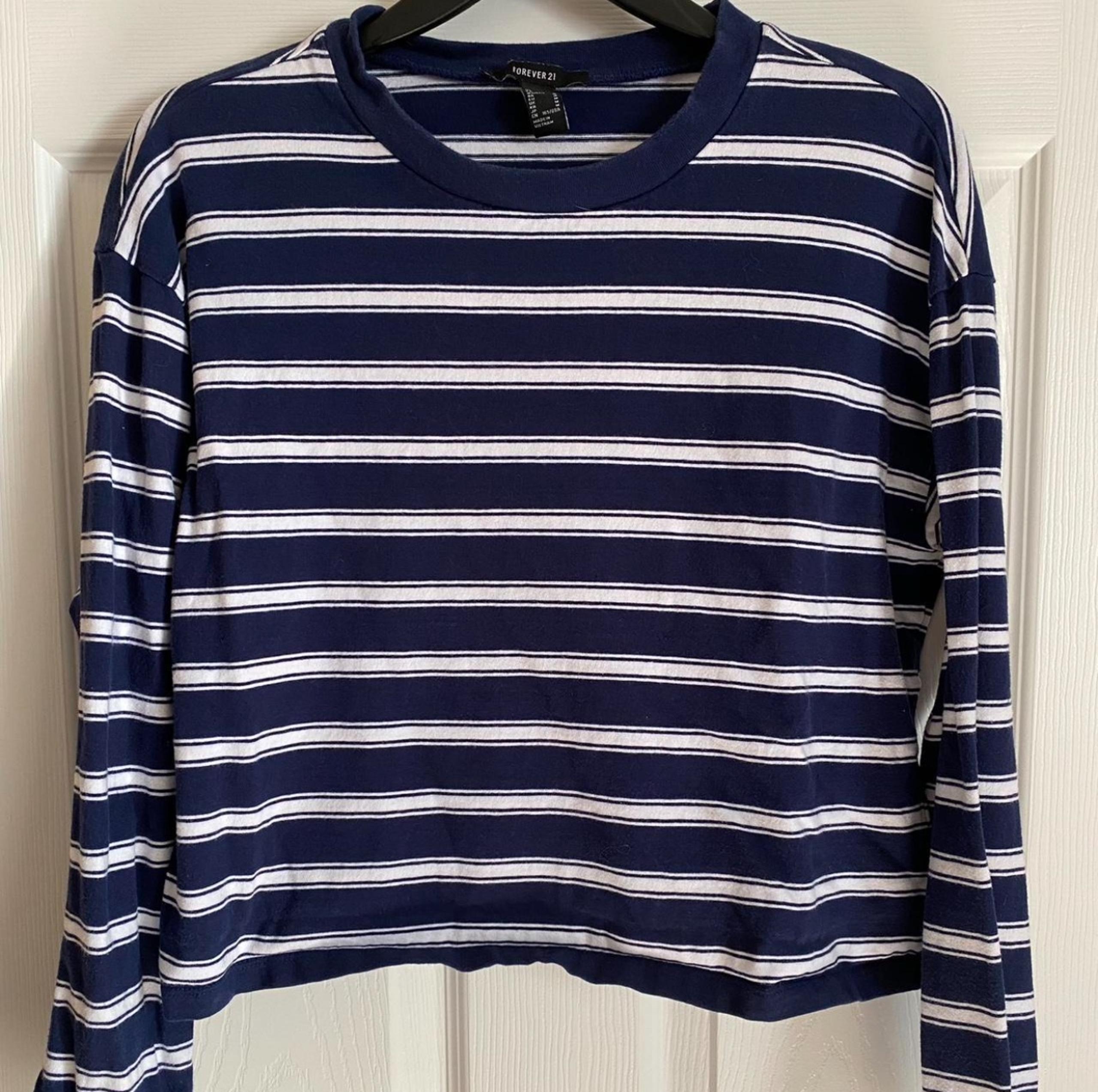 Forever 21 Junior’s Blue White Striped Longe Sleeve Shirt Medium