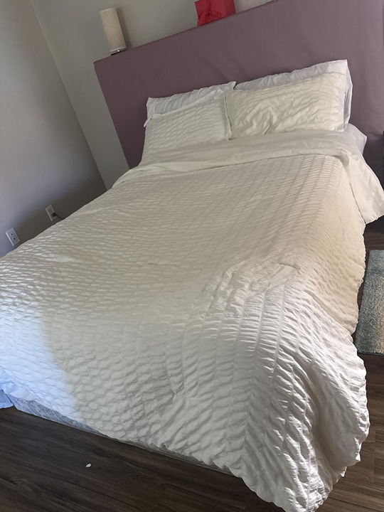 Queen Comforter Set White Seersucker 7 Pieces Bed in a Bag Queen Comforter Set