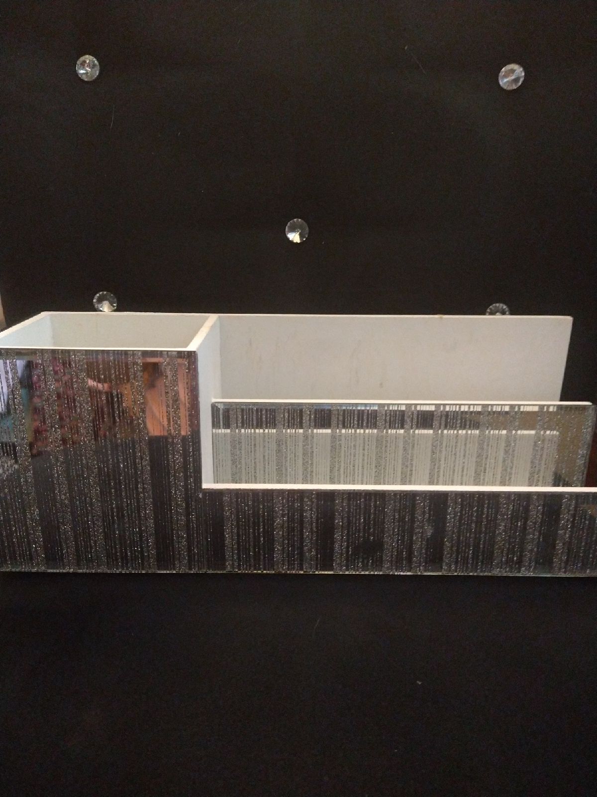 makeup organizer/ vanity decor