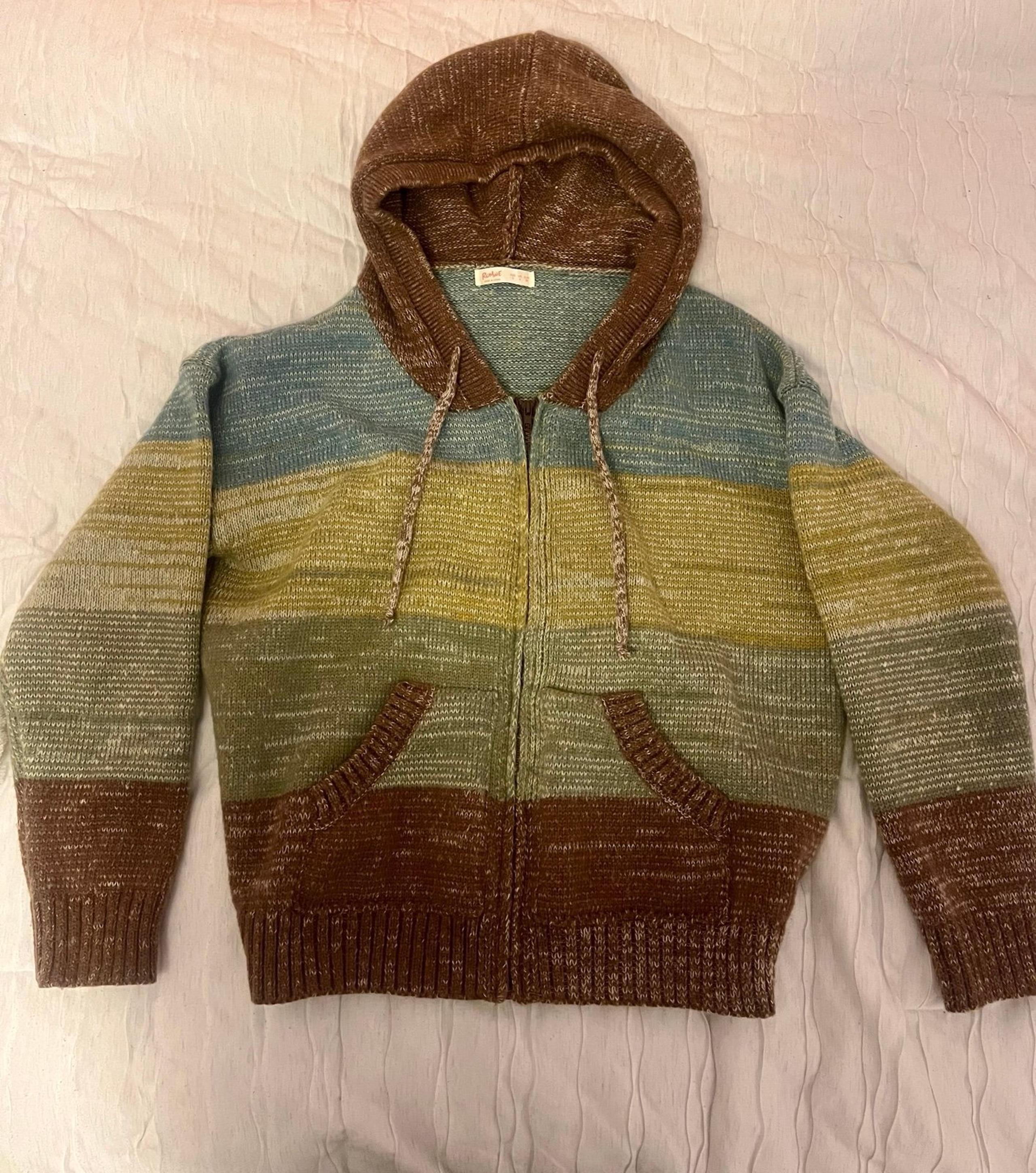 NWOT womens y2k grunge zip up sweater!