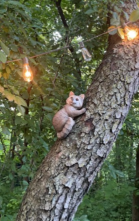 Raccoon Tree Hugger Decor- Outdoor Statues Tree Peeker, Garden Animal Sculpture