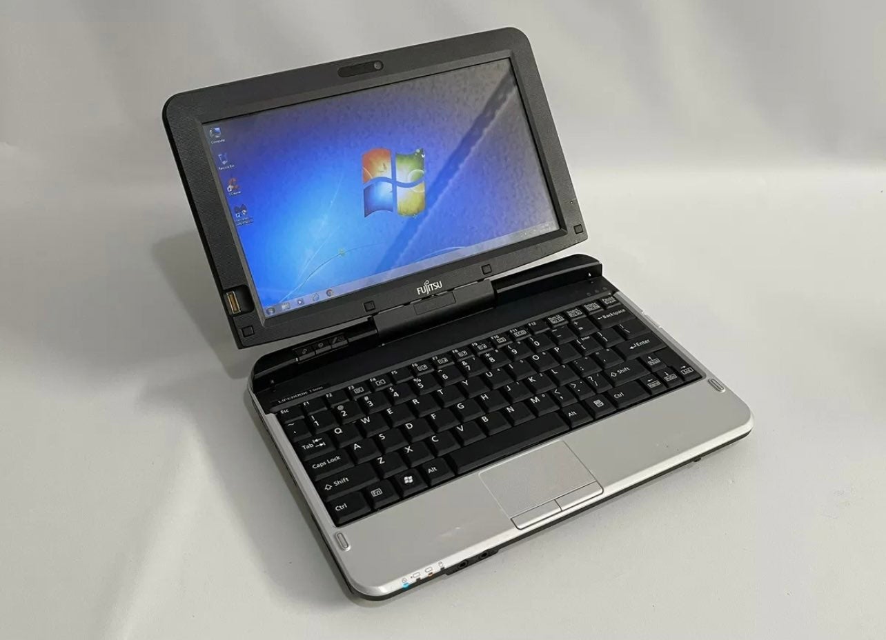 Fujitsu 2 in 1 Laptop 320GB intel i5 Windows 7 Touchscreen