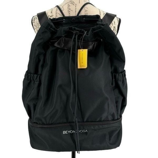 Beyond Yoga Convertible Gym Bag Backpack Black NWT
