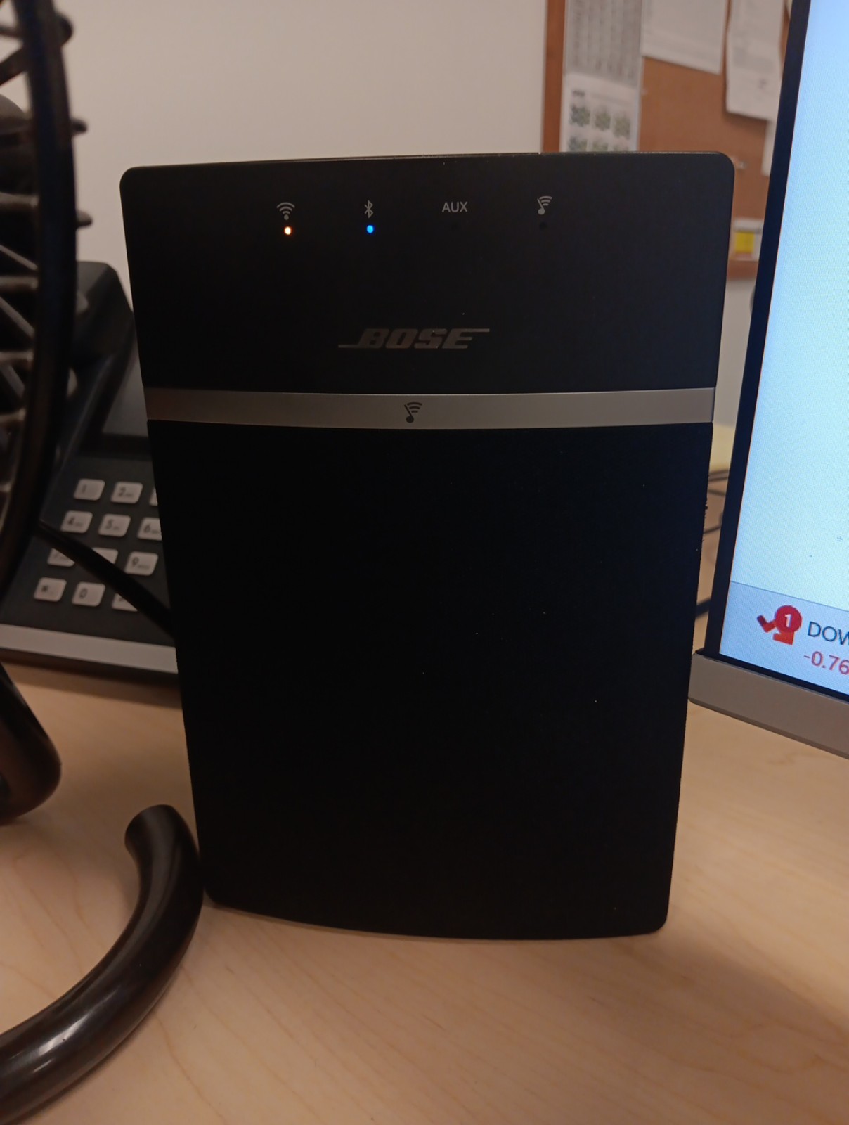 Bose Sound Touch 10 Wireless Music System (NO REMOTE) Tested and sounded great.